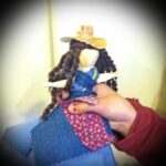 Hands-On Homeschool: Making corn husk dolls